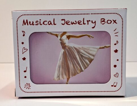 תיבת תכשיטים מנגנת – רקדנית